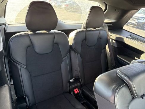 Used 2019 Volvo XC90 T5 R-Design image 12