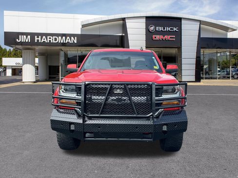 Used 2018 Chevrolet Silverado 1500 LT RWD image 2