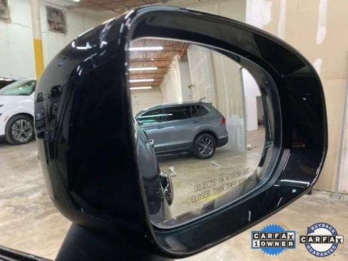 Used 2025 Volvo XC60 B5 Plus image 95