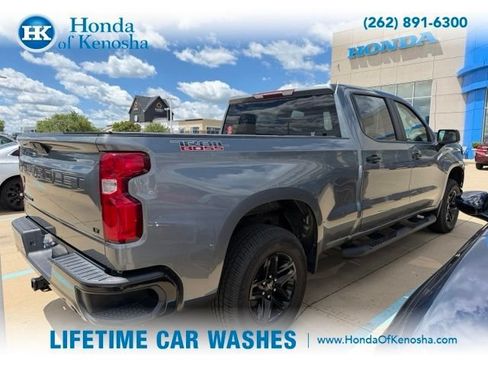 Used 2021 Chevrolet Silverado 1500 LT Trail Boss w/ LPO, Dark Essentials Package AWD/4WD image 2