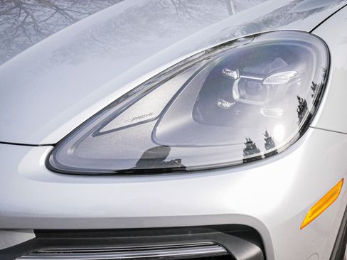 Used 2022 Porsche Cayenne E-Hybrid image 6