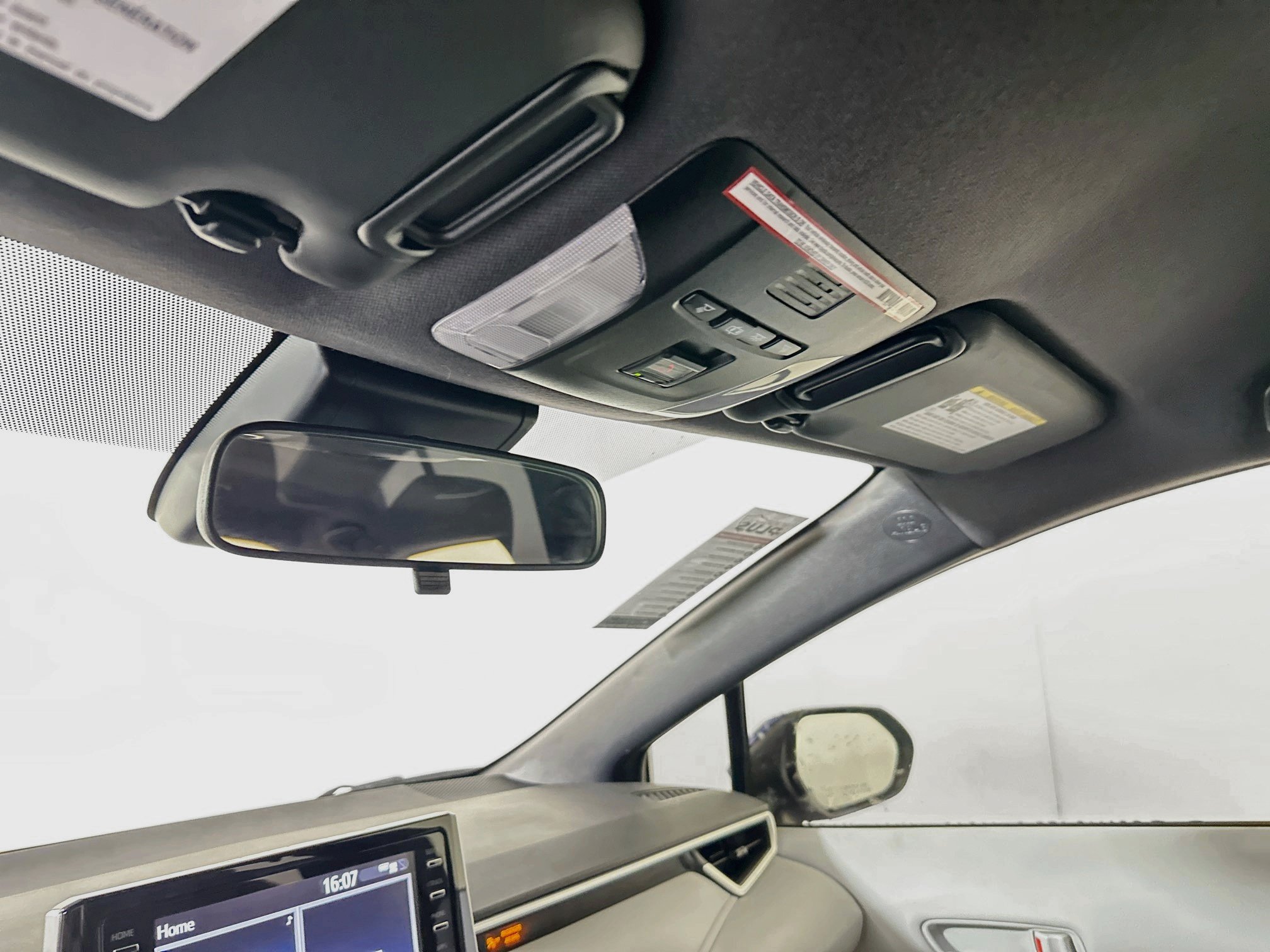 Used 2021 Toyota Corolla SE FWD image 18