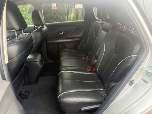 Used 2013 Toyota Venza XLE image 9