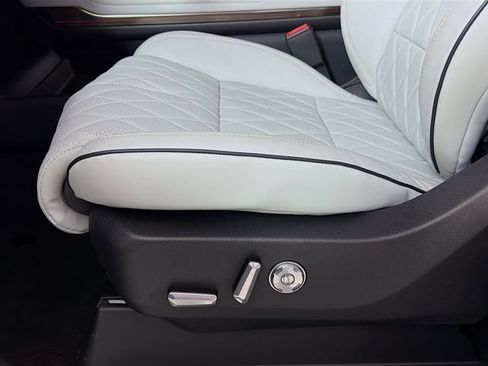 New 2026 Lincoln Navigator L Black Label AWD/4WD image 20