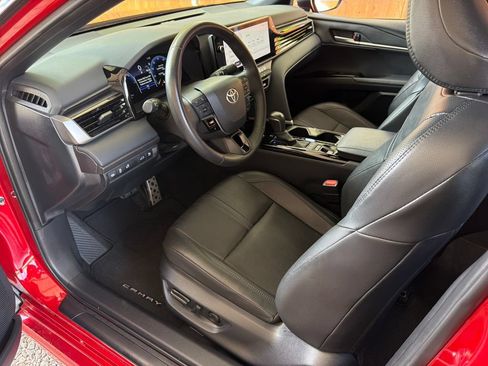 Used 2025 Toyota Camry XSE FWD image 2