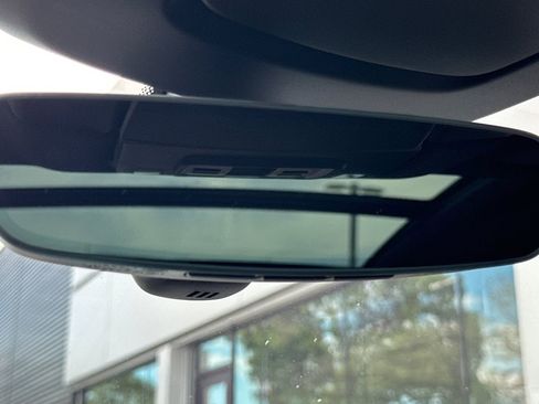 Used 2025 Porsche Macan 4S Electric image 22