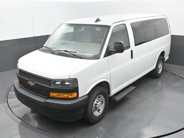 Used 2022 Chevrolet Express 2500 LS w/ Driver Convenience Package RWD image 16