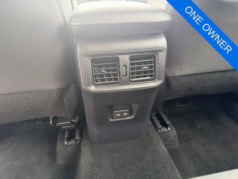 Used 2025 Toyota RAV4 XLE AWD/4WD image 23
