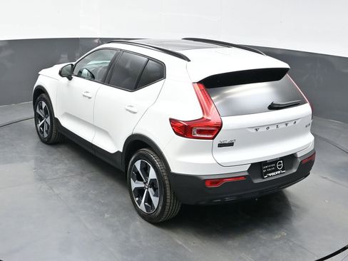 New 2026 Volvo XC40 B5 Plus w/ Protection Package Premier image 27