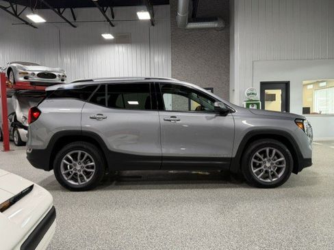 Certified 2023 GMC Terrain SLT w/ Infotainment Package II AWD/4WD image 5
