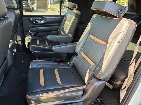 Used 2022 GMC Yukon XL AT4 AWD/4WD image 18