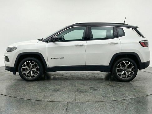 Used 2025 Jeep Compass Limited AWD/4WD image 5