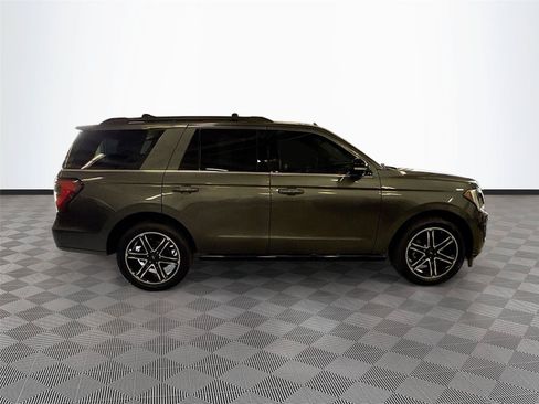 Used 2020 Ford Expedition Limited w/ Equipment Group 303A AWD/4WD image 8