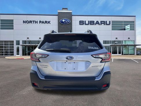Used 2024 Subaru Outback Premium AWD/4WD image 4