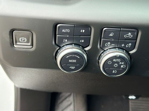 Used 2024 GMC Sierra 1500 Denali AWD/4WD image 34