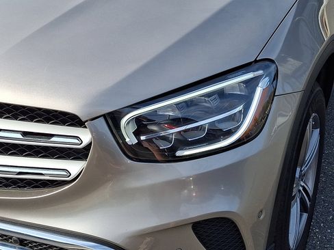 Used 2021 Mercedes-Benz GLC 300 4MATIC image 8