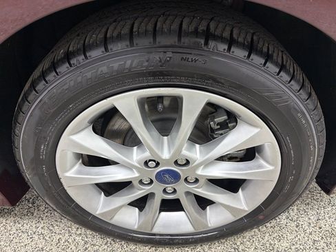 Used 2017 Ford Fusion Energi SE image 10