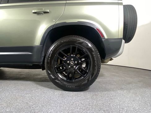 Used 2025 Land Rover Defender 110 S image 32