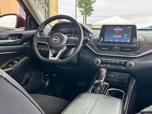 Used 2023 Nissan Altima 2.5 SV image 23