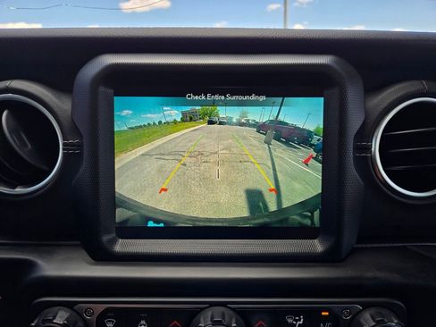 Used 2023 Jeep Wrangler Unlimited Sahara w/ Cold Weather Group AWD/4WD image 24