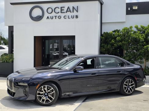Used 2025 BMW 740i xDrive AWD/4WD image 1