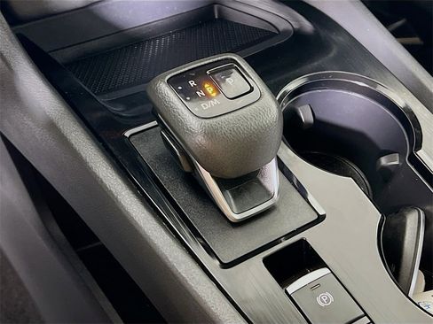 Used 2024 Nissan Rogue S image 16