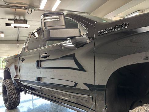 Used 2024 Chevrolet Silverado 1500 High Country w/ Technology Package AWD/4WD image 15