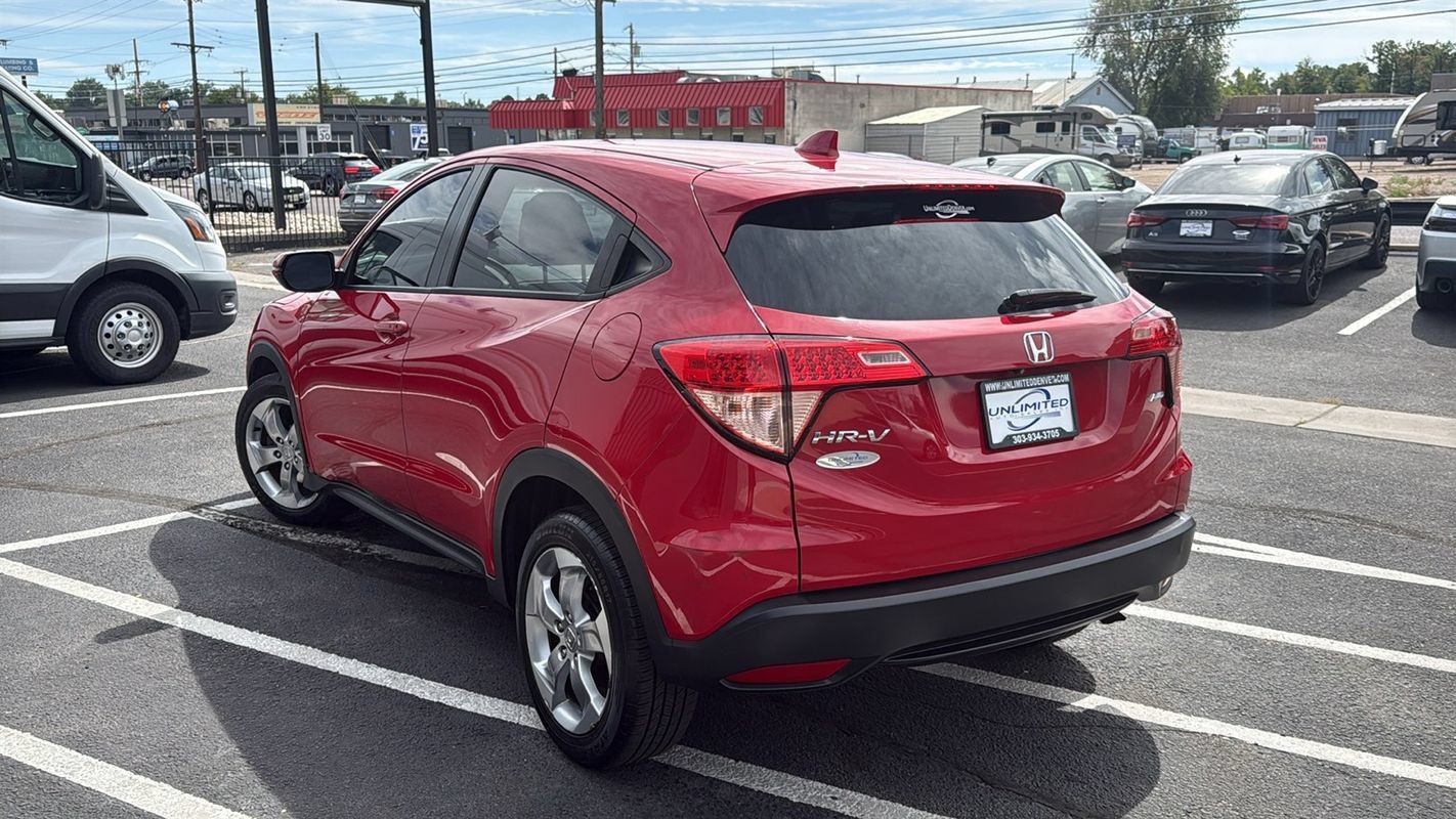 Used 2017 Honda HR-V EX image 5
