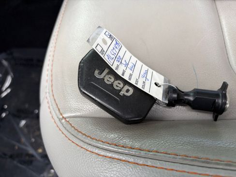 Used 2021 Jeep Gladiator Mojave AWD/4WD image 30