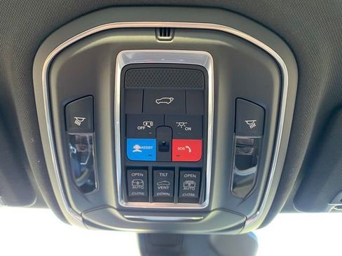 New 2026 Jeep Grand Cherokee Limited w/ Limited Altitude Package AWD/4WD image 23