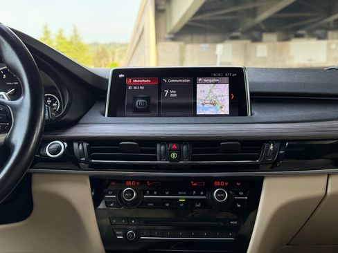 Used 2018 BMW X5 xDrive40e AWD/4WD image 33
