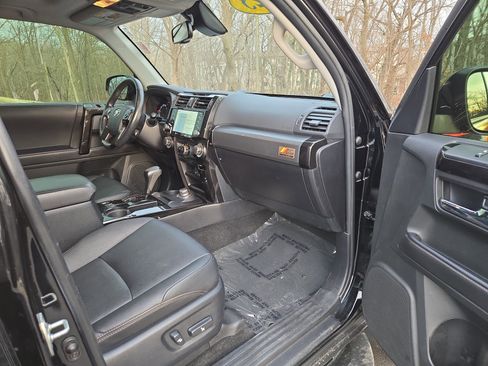 Used 2023 Toyota 4Runner 40th Anniversary SE image 23