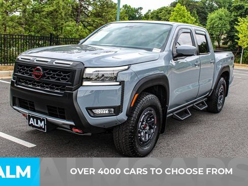 Used 2025 Nissan Frontier PRO-4X AWD/4WD image 3