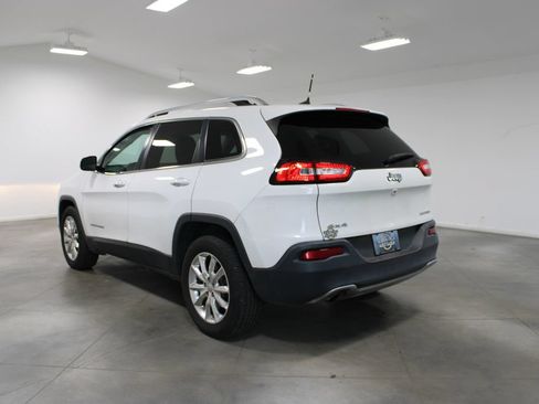 Used 2016 Jeep Cherokee Limited AWD/4WD image 7
