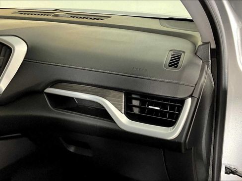 Used 2022 GMC Terrain SLT FWD image 17
