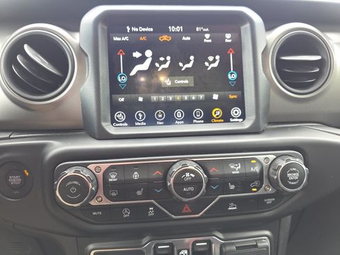 Used 2022 Jeep Gladiator Sport AWD/4WD image 19