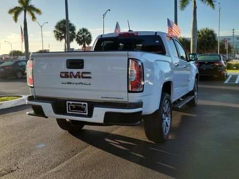 Used 2022 GMC Canyon Denali image 11