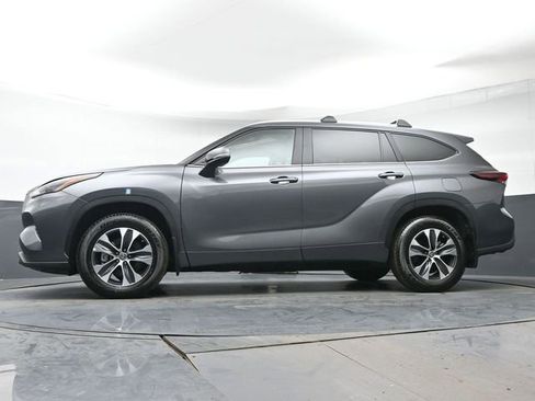 Certified 2024 Toyota Highlander XLE AWD/4WD image 33