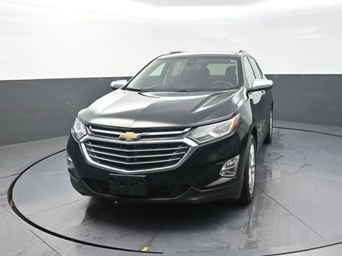 Used 2020 Chevrolet Equinox Premier FWD image 2