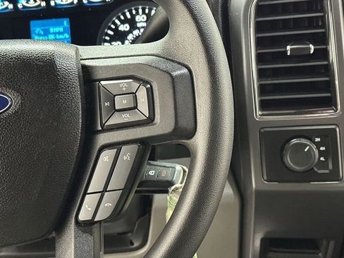 Used 2017 Ford F150 XLT image 9