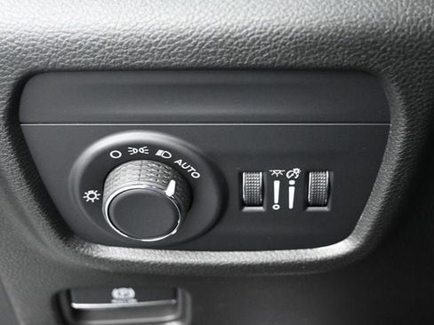 New 2025 Jeep Grand Cherokee 4WD image 36