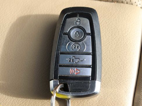 Certified 2020 Ford F250 Lariat w/ Lariat Ultimate Package image 42