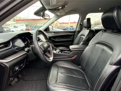 Used 2022 Jeep Grand Cherokee L Limited AWD/4WD image 10