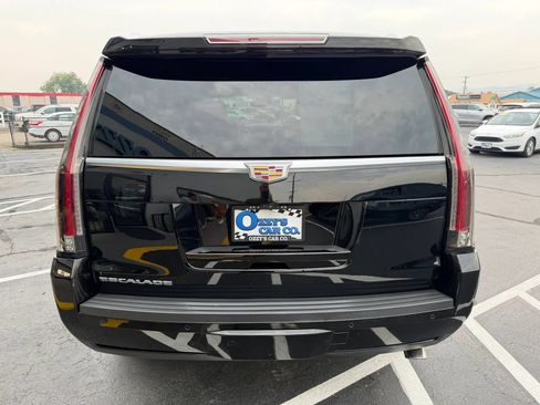 Used 2019 Cadillac Escalade Premium Luxury AWD/4WD image 6