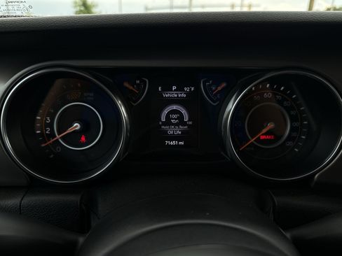 Used 2019 Jeep Wrangler Unlimited Sport S AWD/4WD image 17