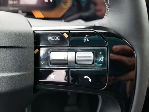New 2026 Kia Sorento LX FWD image 12