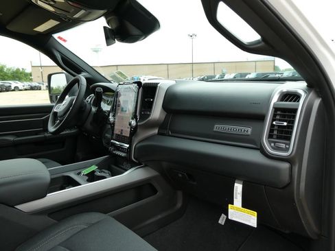 New 2026 RAM 2500 Big Horn AWD/4WD image 13