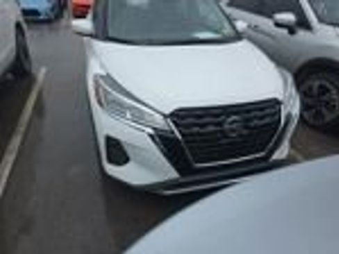 Used 2021 Nissan Kicks SV image 10