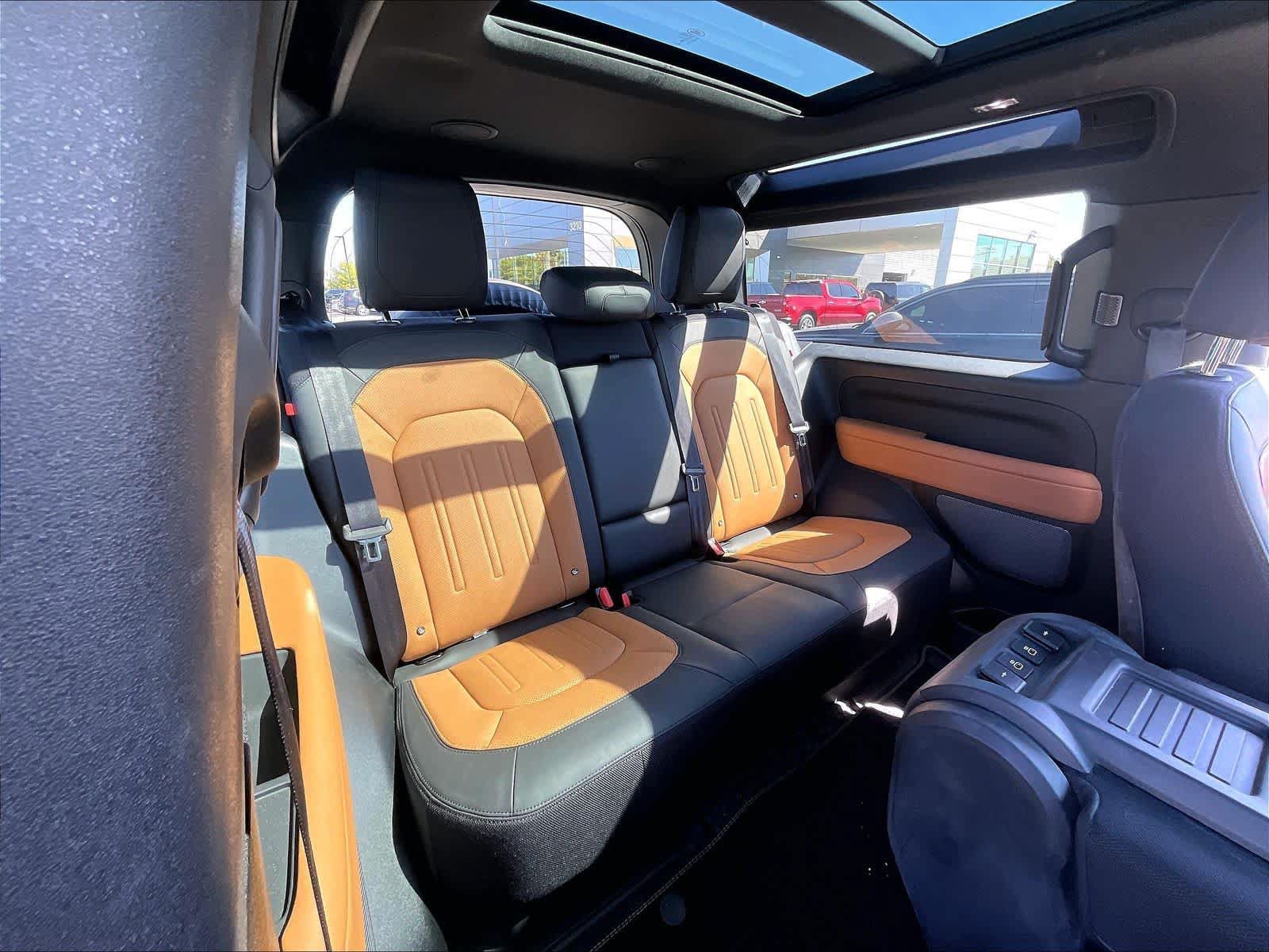 Used 2023 Land Rover Defender 90 X AWD/4WD image 29