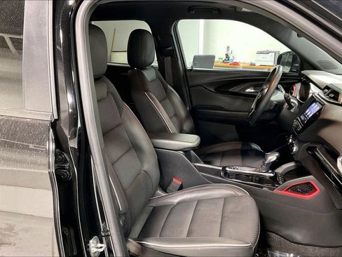 Used 2023 Chevrolet TrailBlazer RS w/ Sun and Liftgate Package image 10